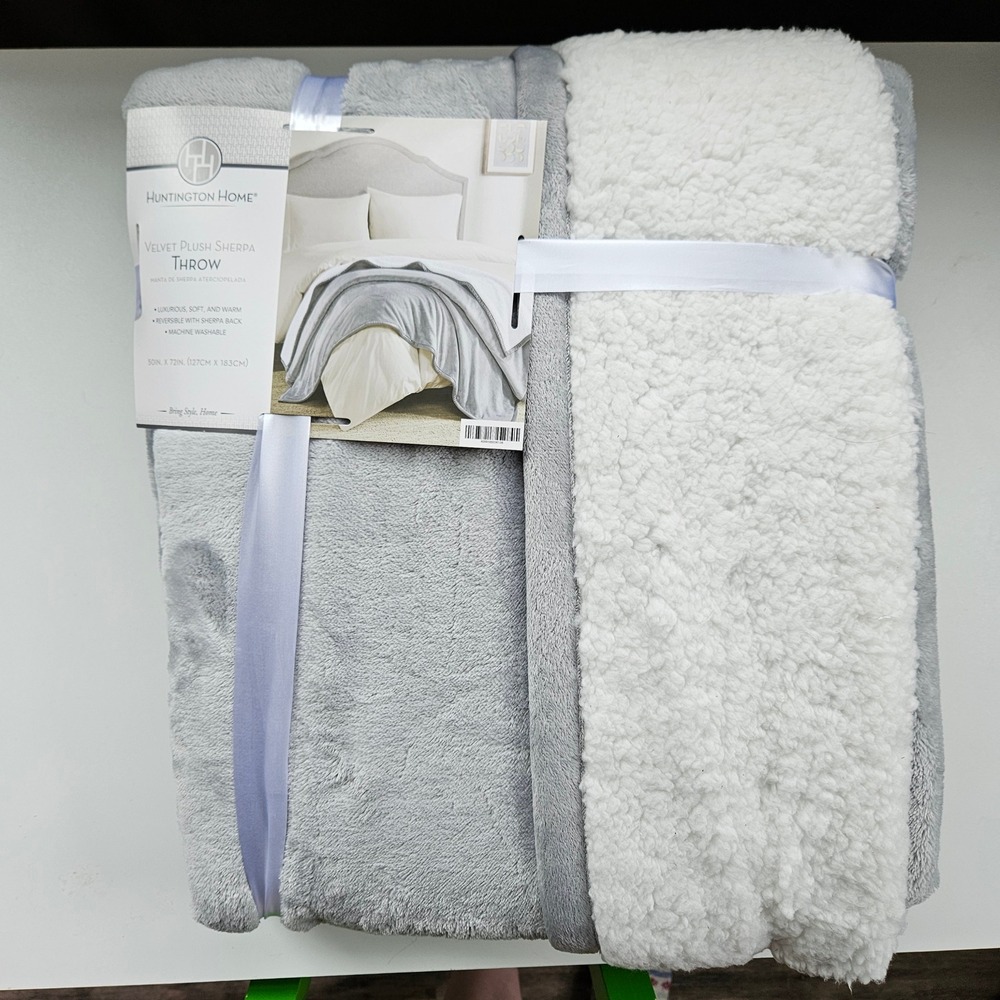 NEW Huntington Home Velvet Plush Sherpa‎ Throw Blanket Grey 50x72 Fluffy Cozy